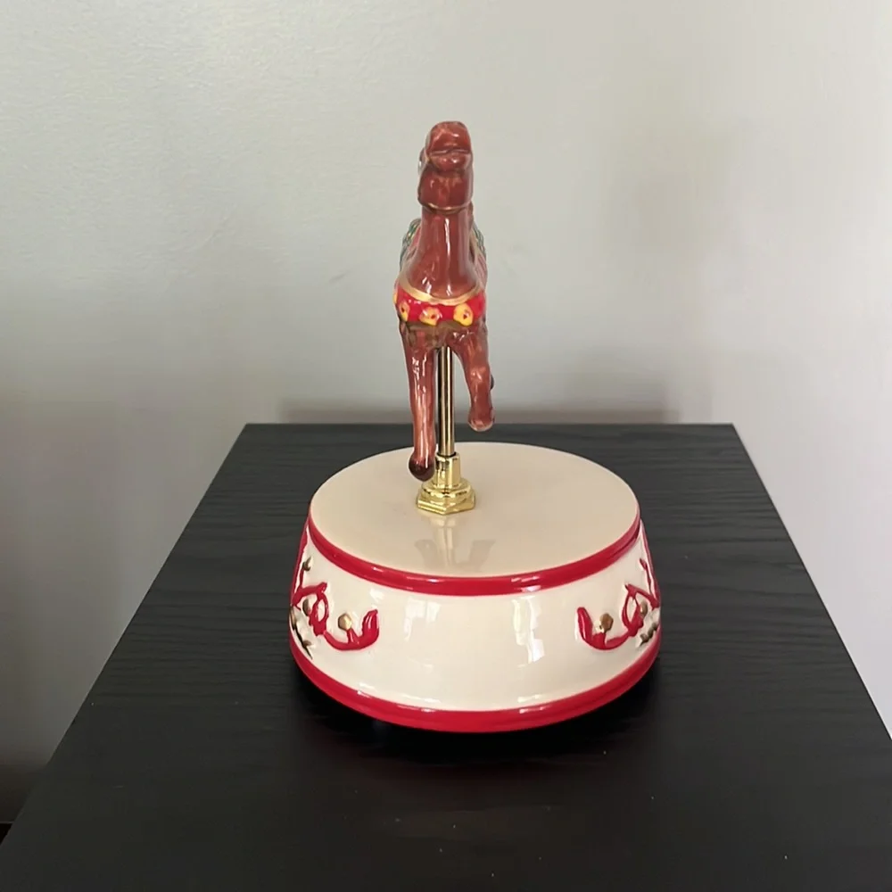 Christmas Music Box - Picture 5 of 7